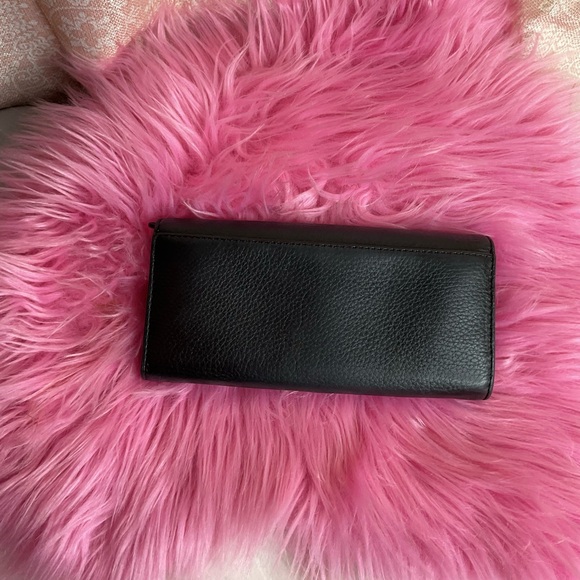 Michael Kors Fulton Carryall Flap Wallet - Picture 2 of 6